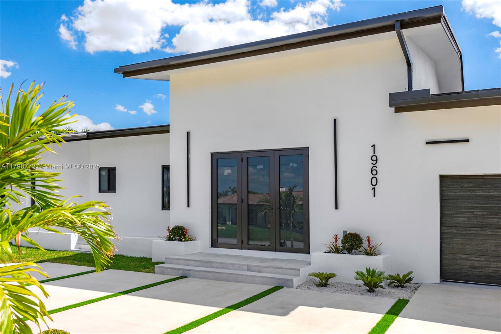 COUNTRY CLUB OF MIAMI EST - Residential