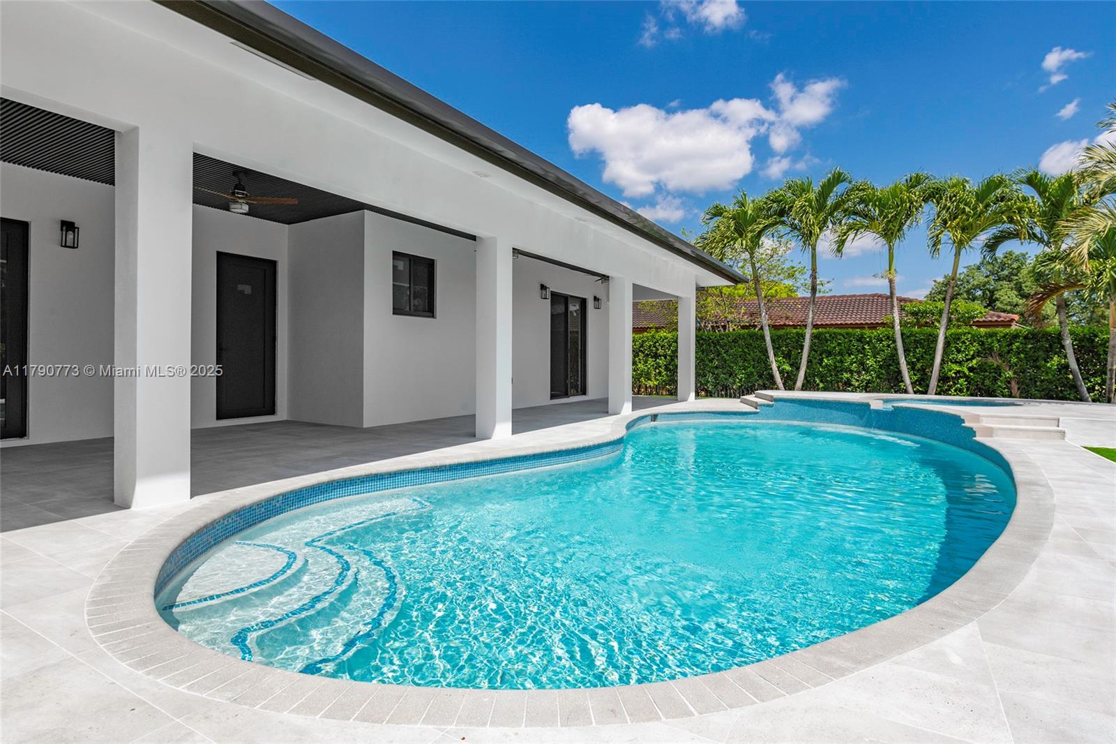 COUNTRY CLUB OF MIAMI EST - Residential