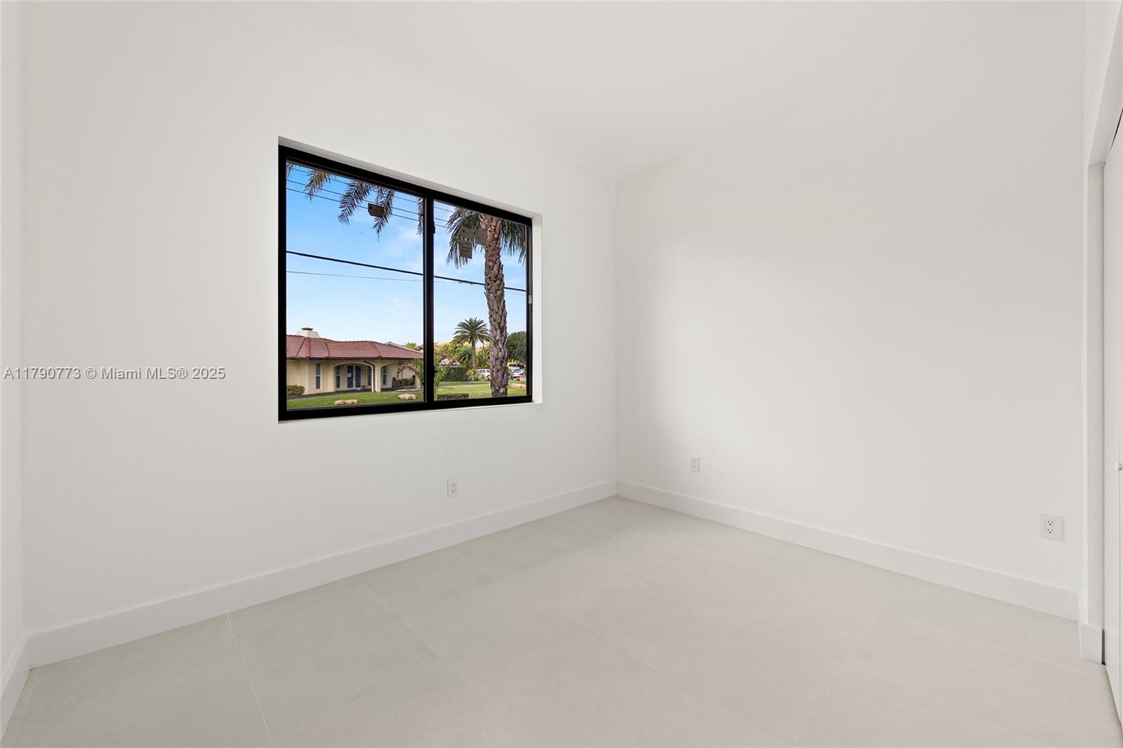 COUNTRY CLUB OF MIAMI EST - Residential