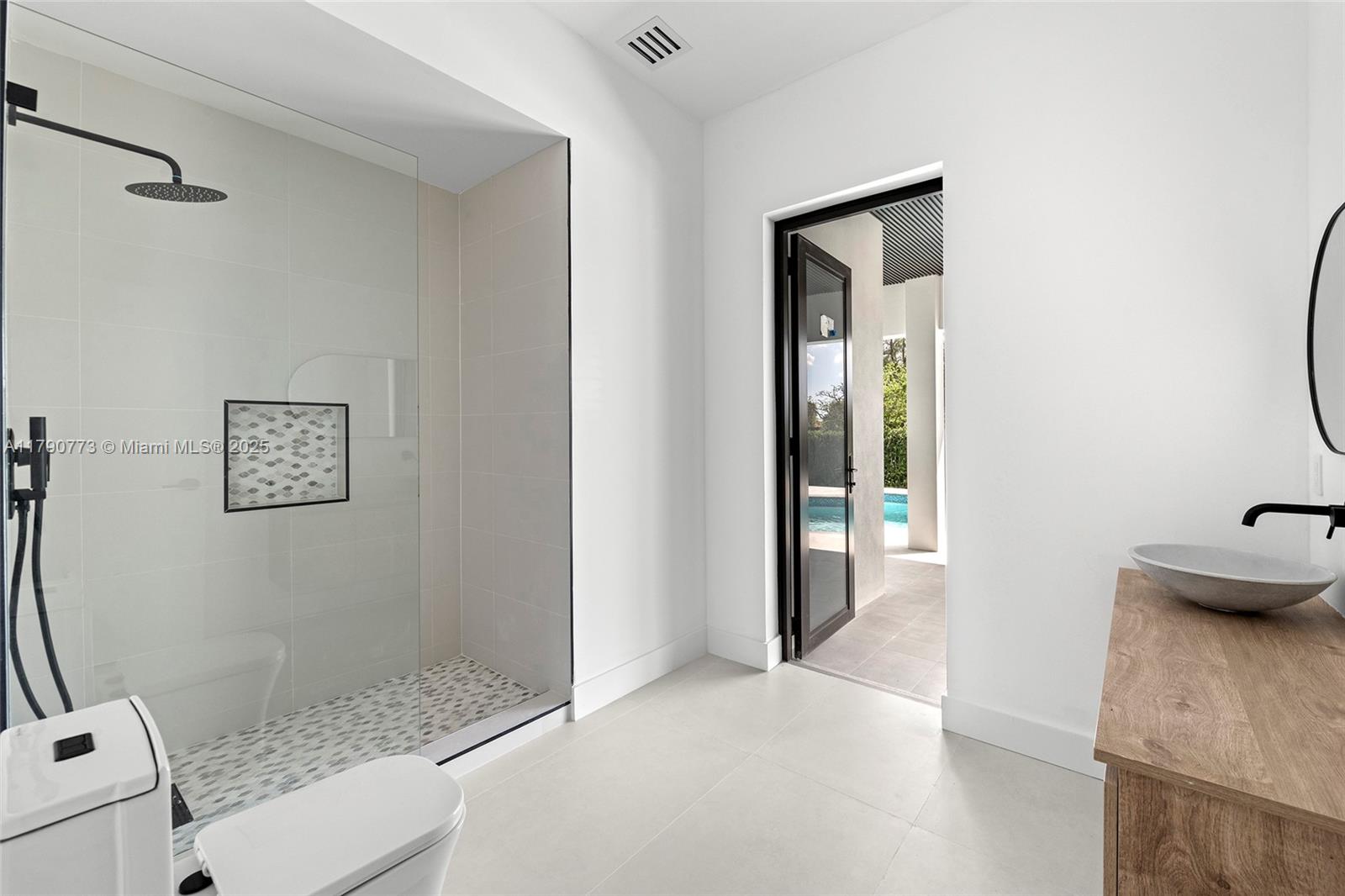 COUNTRY CLUB OF MIAMI EST - Residential