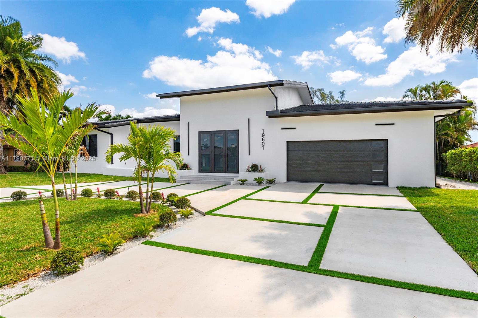 19601 E Saint Andrews Dr, Hialeah, Miami-Dade County, Florida - 4 Bedrooms  
4 Bathrooms - 