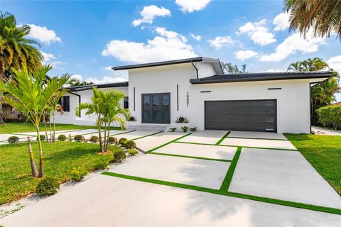 19601 E Saint Andrews Dr Hialeah FL 33015
