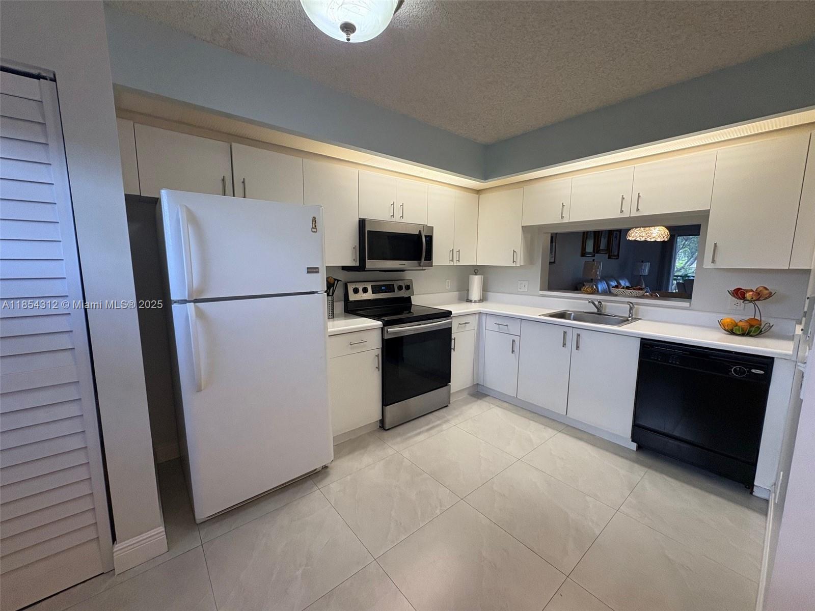 IVANHOE EAST AT CENTURY V - Residential