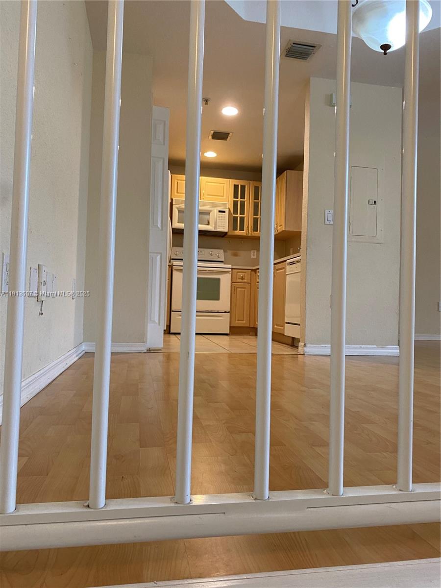 THE COURTS AT DORAL ISLES - Residential Lease