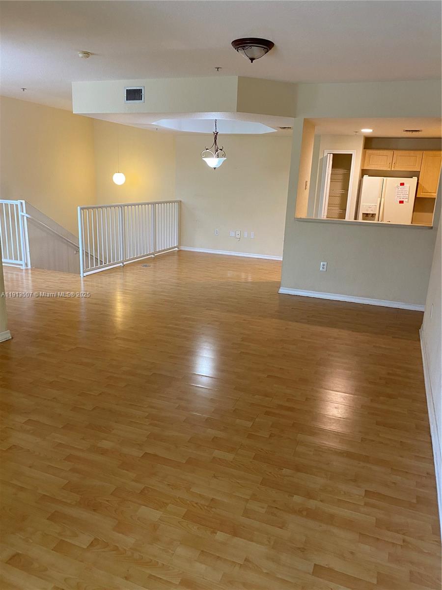 THE COURTS AT DORAL ISLES - Residential Lease