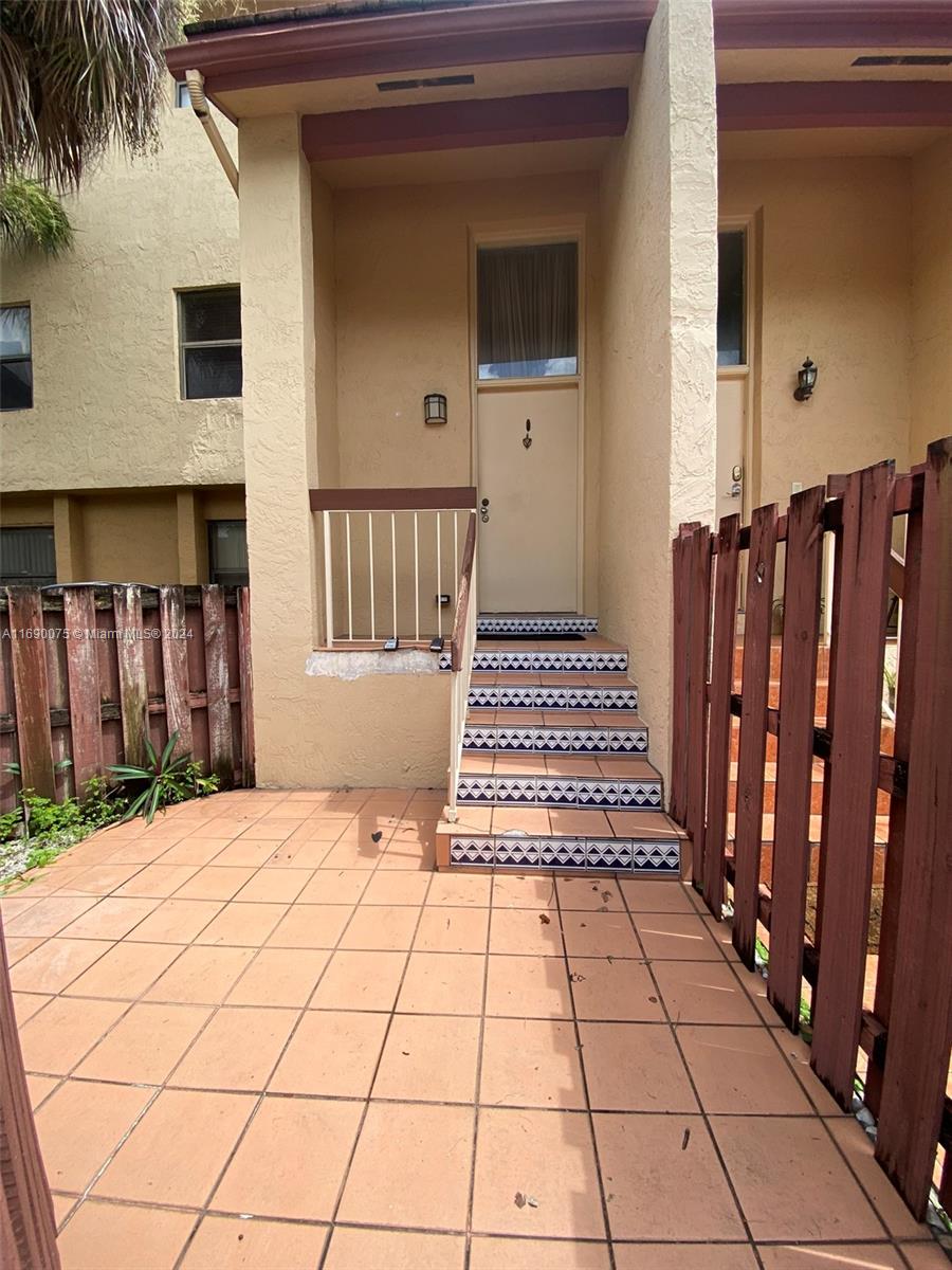 361 W Park Dr 14-8, Miami, Broward County, Florida - 2 Bedrooms  
3 Bathrooms - 