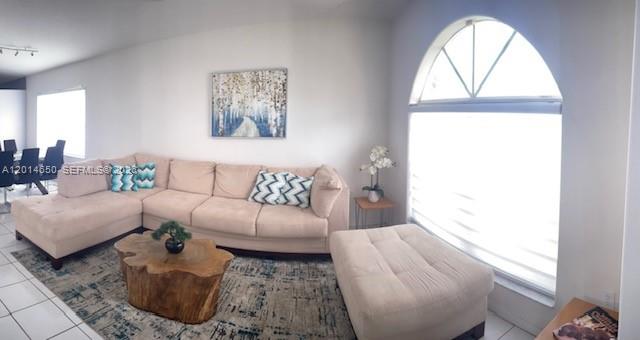 FOREST LAKES ESTATES SEC - Residential