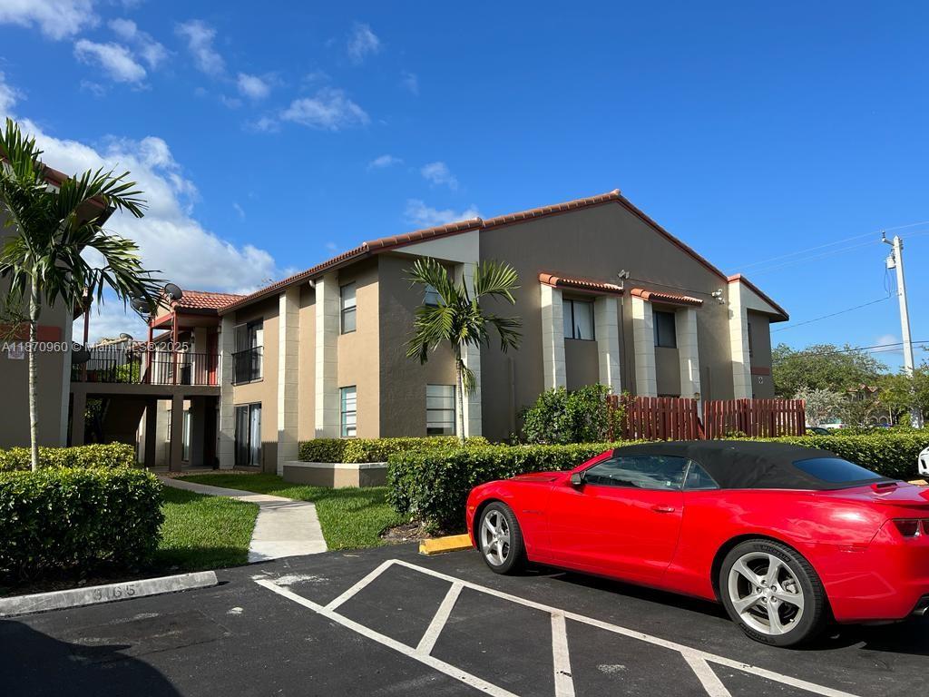 Welcome Home!
• Freshly Painted first-floor condo with 3 Bedrooms & 2 Bathrooms
• Spacious Open-Concept living & dining area, perfect for entertaining
• In-unit Washer & Dryer for added convenience
• Community Pool for residents to relax and enjoy
• Prime Location with easy access to Sawgrass Expressway, Costco & shopping centers
• Pet-Friendly (2 pets under 25 lbs) and move-in ready! (up to 30 day association approval)