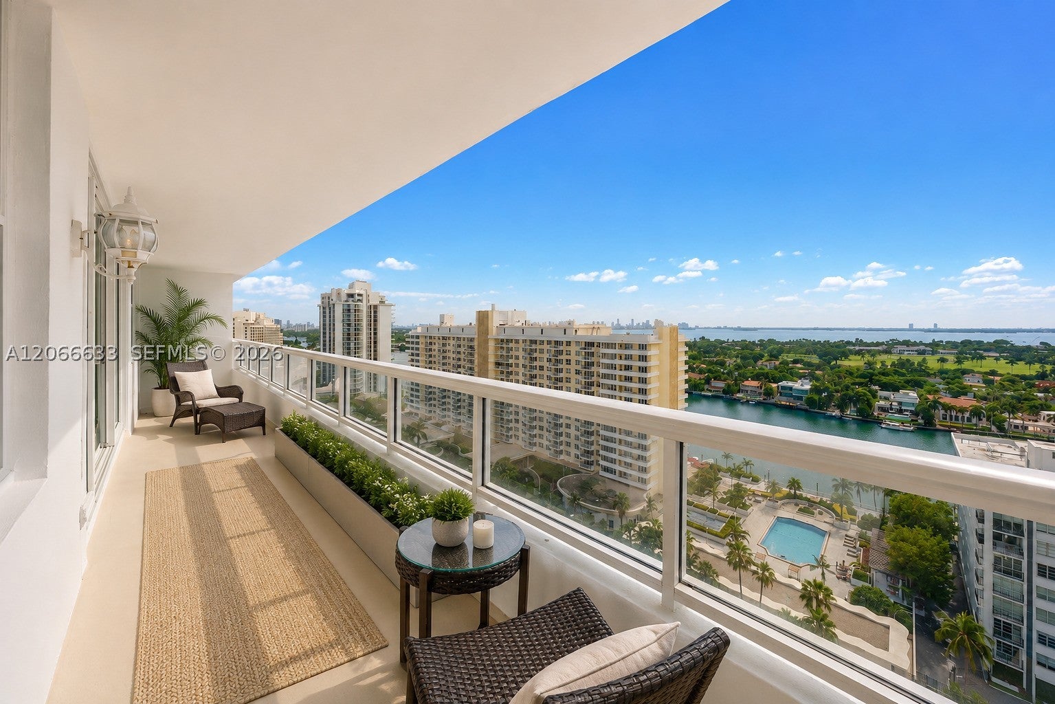 5601 Collins Ave PH-14