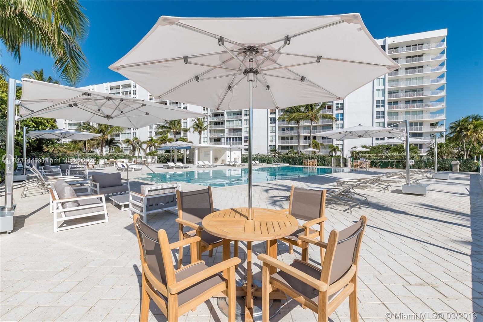 Breakaway from your everyday routine and find time to escape to this lovely oasis in Key Biscayne. We are located so close to the beach that you can feel the sand and taste the salt. Key Biscayne is a wonderful place to vacation with low traffic and wonderful weather. The Sands is the perfect place to call home while you are visiting. This building is the closest 2 bedroom to the ocean you can grab on the key. We have a large master bedroom with a walk-in closet and shower. Also a second bedroom with multiple beds for your friends. The sunsets/sunrise from the balcony is epic and the apartment is uber comfortable with its larger living area opens to the kitchen. You will love it.