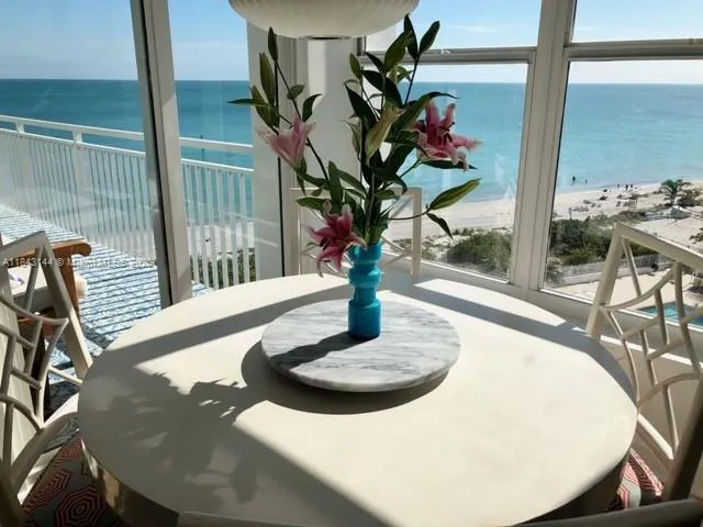 Key Biscayne, Florida 33149, United States, 2 Bedrooms Bedrooms, ,2 BathroomsBathrooms,Residential,Active,174034