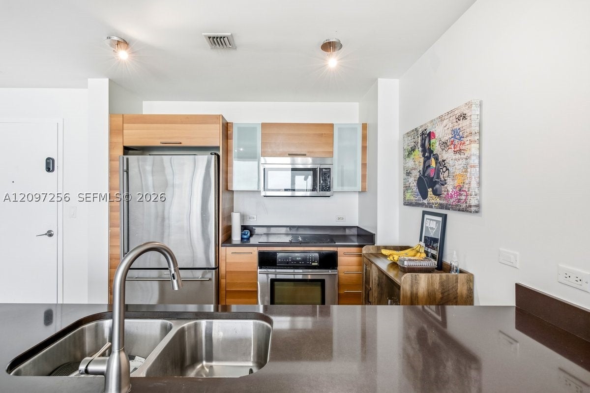3301 NE 1st Ave H2413