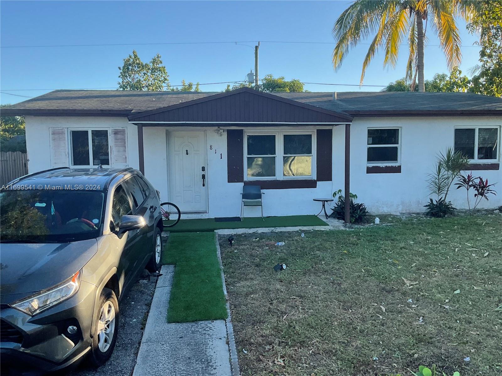 811 Ne 52nd Ct 1, Deerfield Beach, Broward County, Florida - 4 Bedrooms  
2 Bathrooms - 