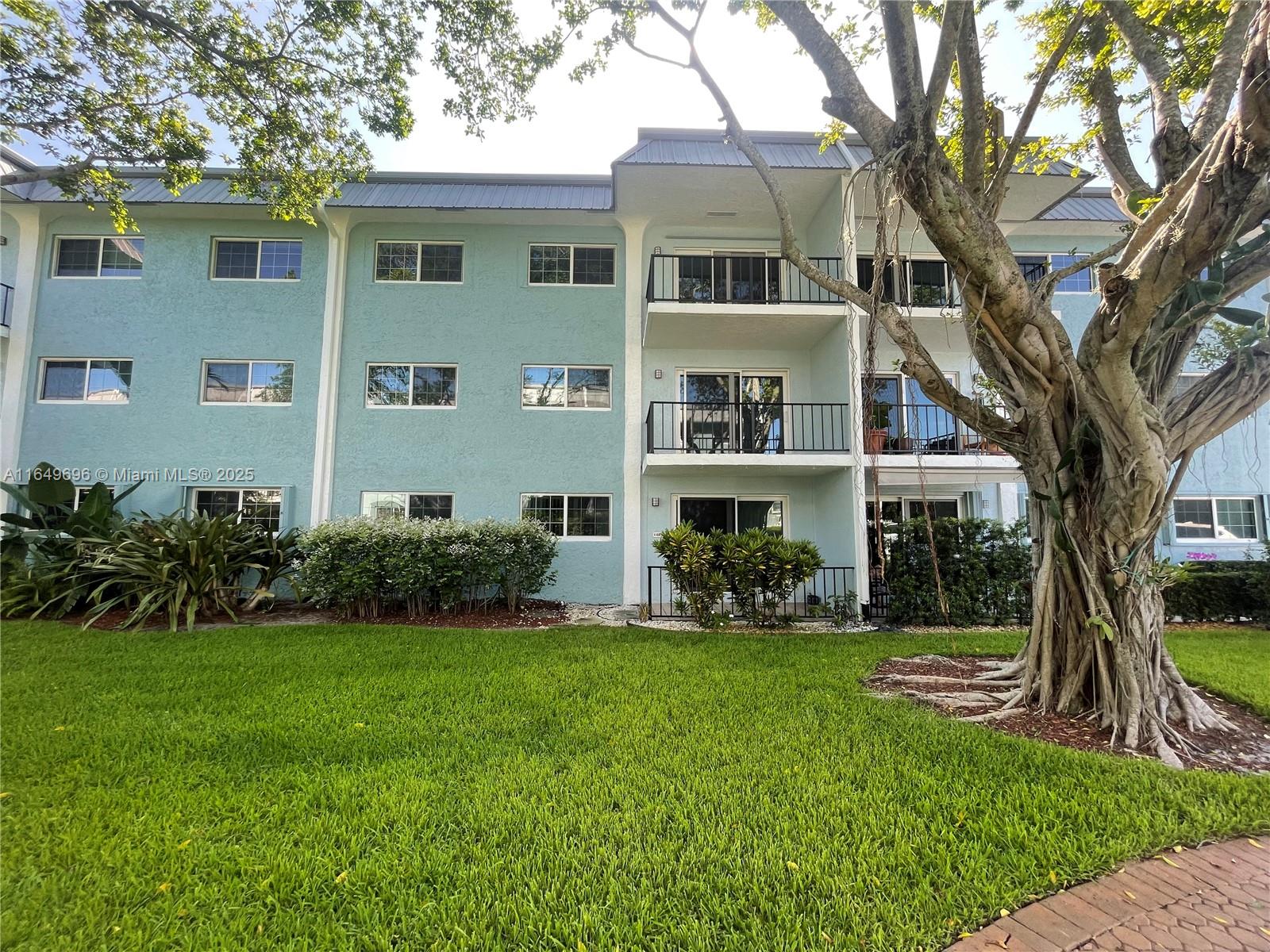 RIVER MANOR CONDO - Residential