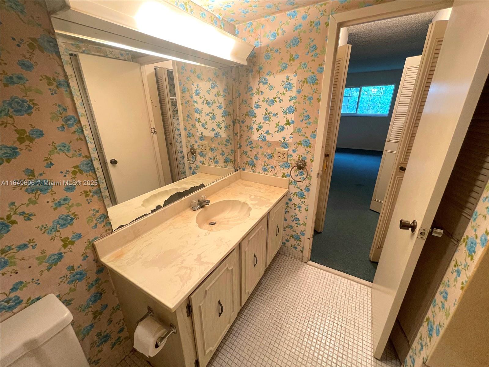 RIVER MANOR CONDO - Residential