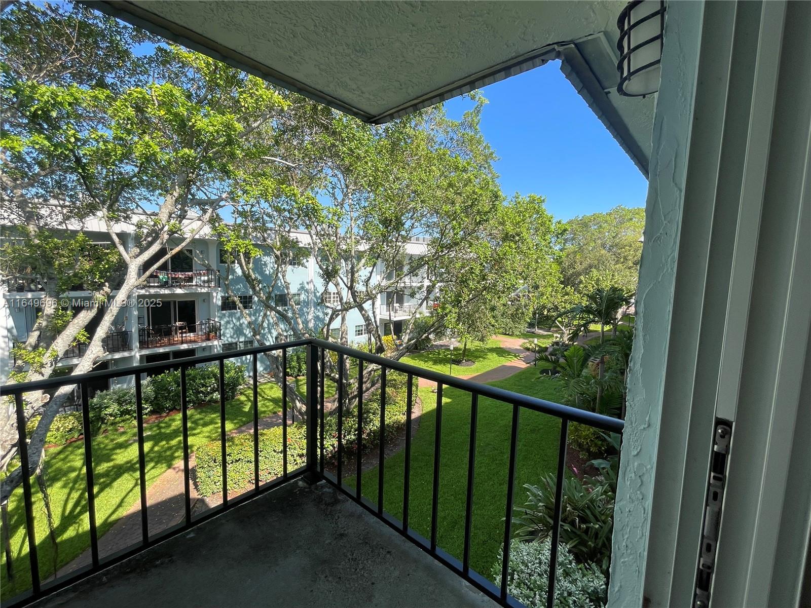 RIVER MANOR CONDO - Residential