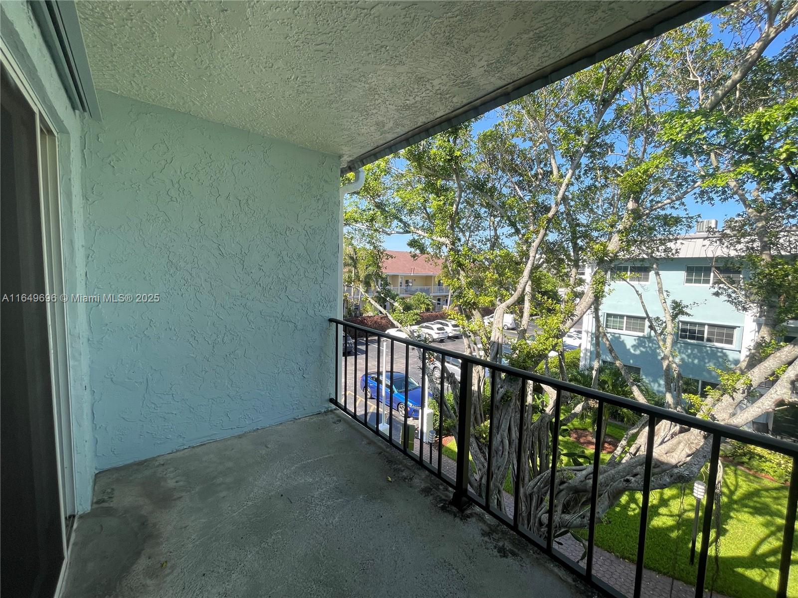 RIVER MANOR CONDO - Residential