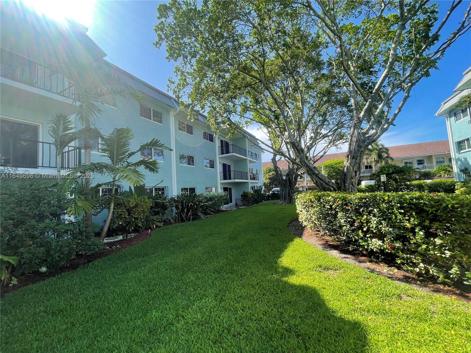 RIVER MANOR CONDO - Residential