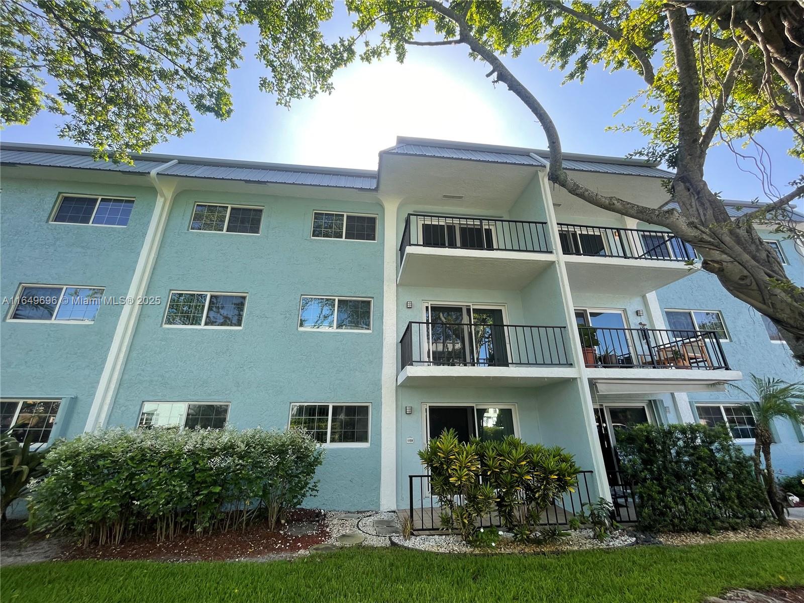 RIVER MANOR CONDO - Residential