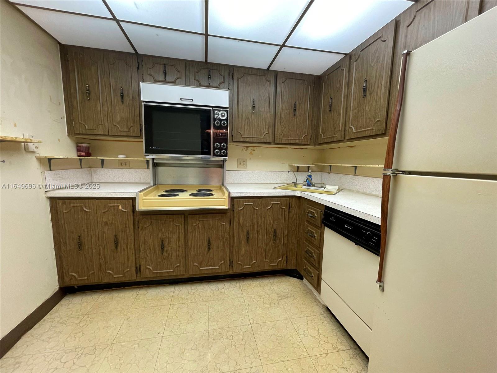 3000 Ne 5th Ter 310-A, Wilton Manors, Broward County, Florida - 2 Bedrooms  
2 Bathrooms - 
