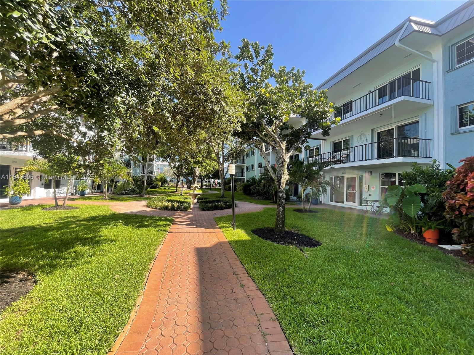 RIVER MANOR CONDO - Residential