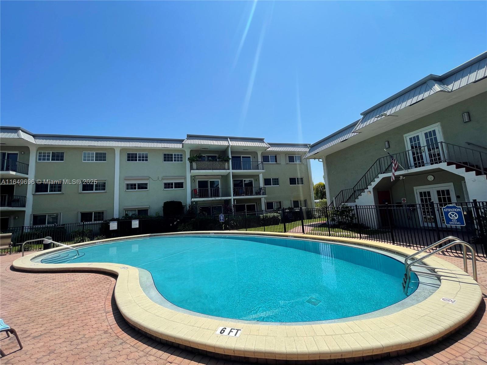 RIVER MANOR CONDO - Residential