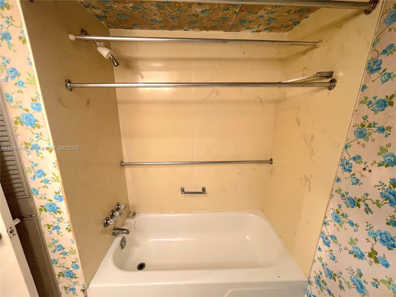 RIVER MANOR CONDO - Residential