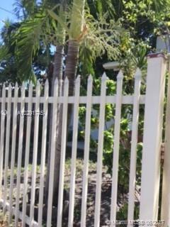 LAWRENCE ESTATES LAND COS - Residential Lease