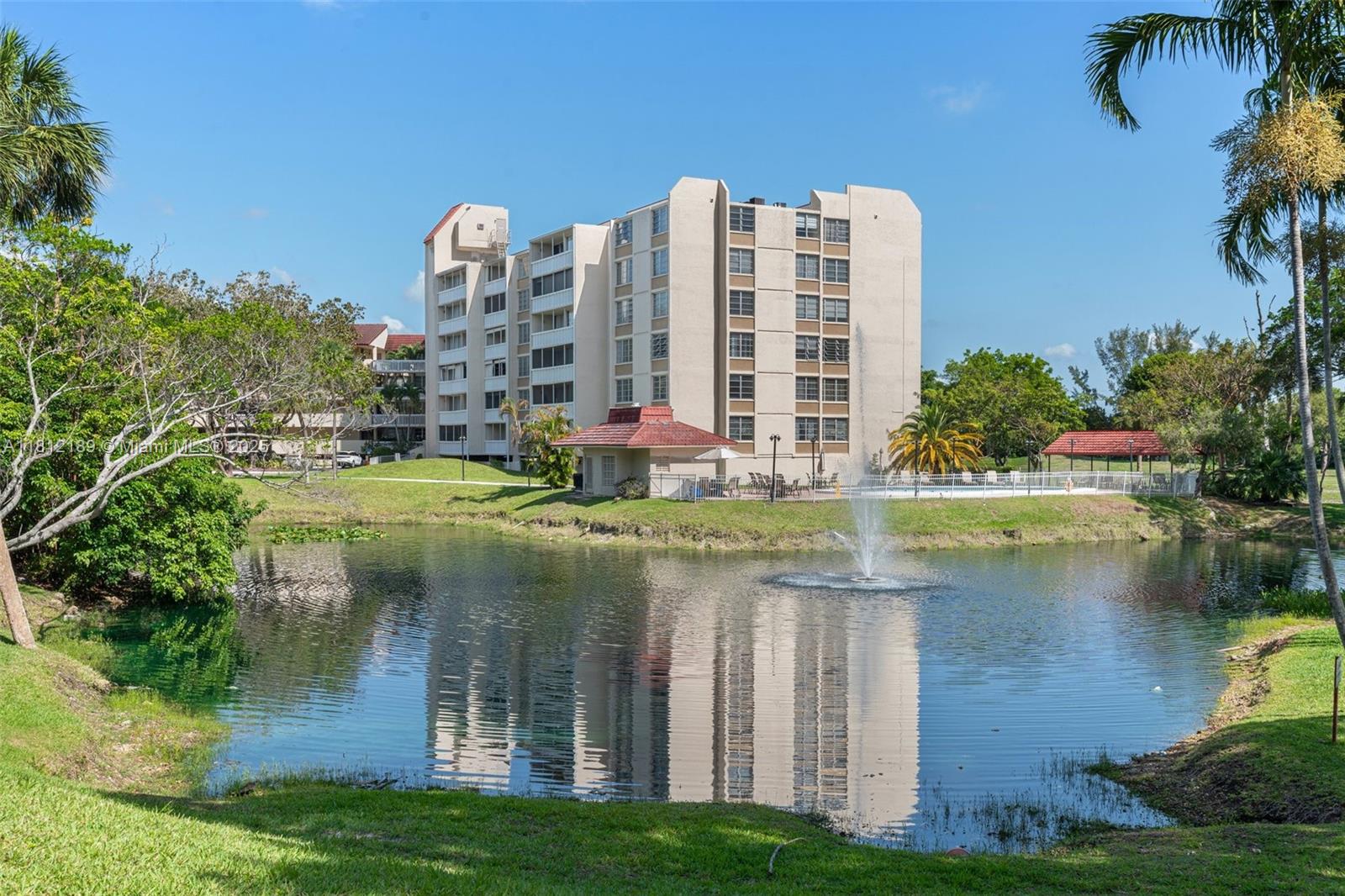 7051 Environ Blvd 334, Lauderhill, Miami-Dade County, Florida - 2 Bedrooms  
2 Bathrooms - 