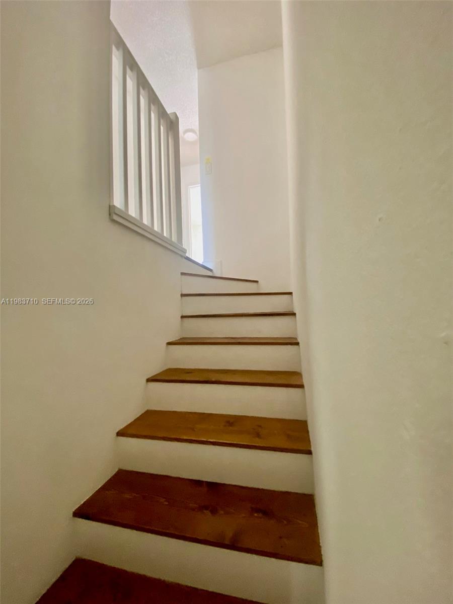 WESTVIEW CONDOMINIUM NO O - Residential