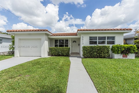 Photo of 3513 Polk St, Hollywood, FL 33021 (MLS # A12074530)