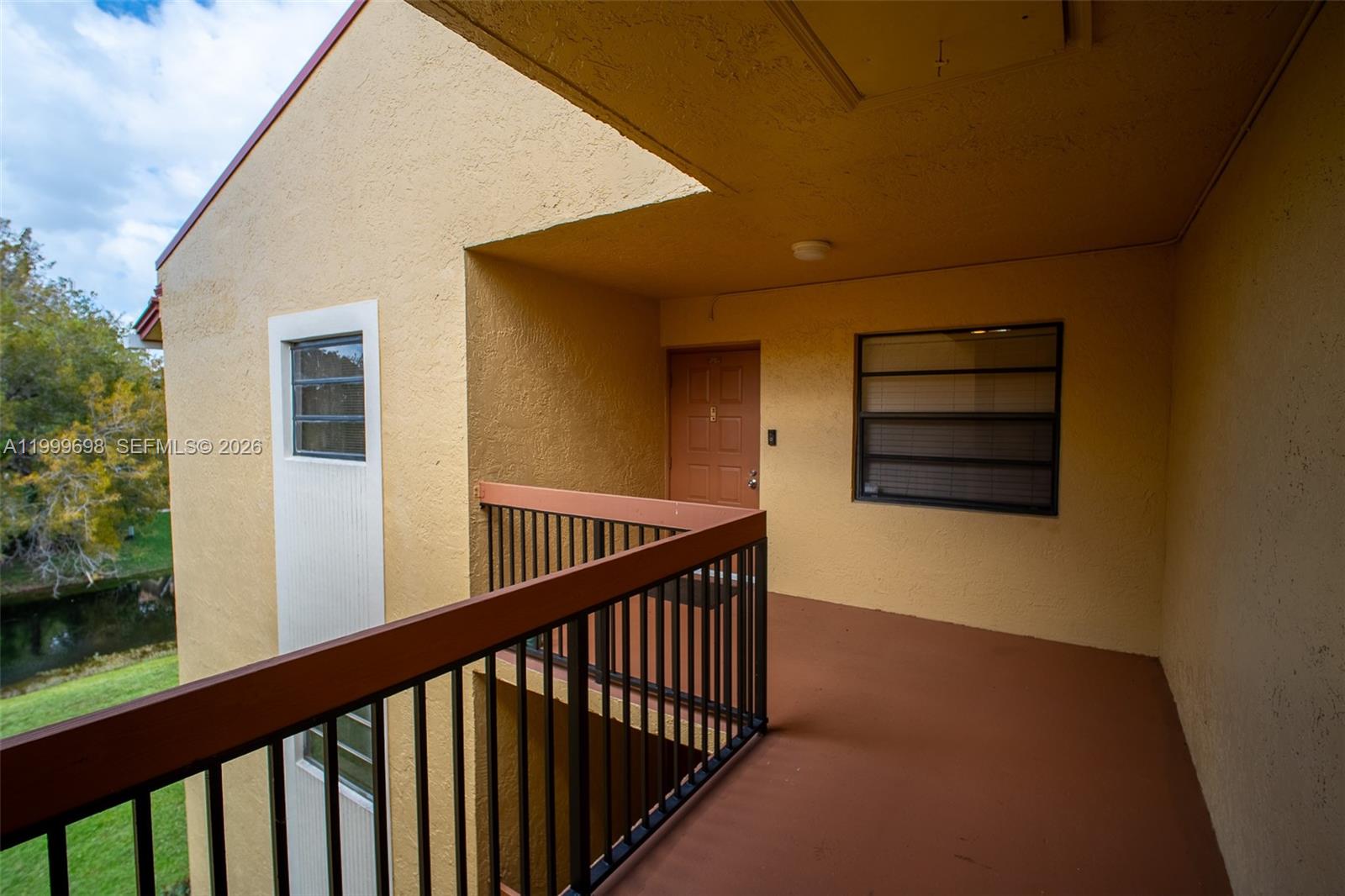 2083 Coral Ridge Dr N302