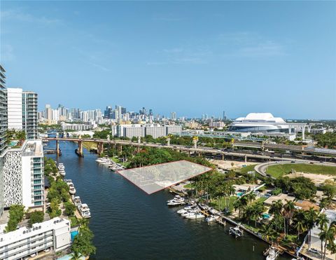 1515-1543 NW North River Dr Miami FL 33125