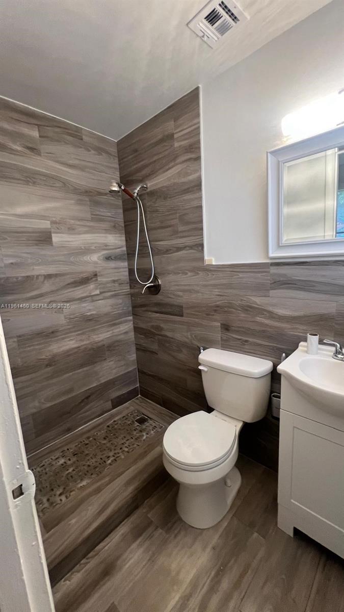 DRIFTWOOD PLAZA - Residential