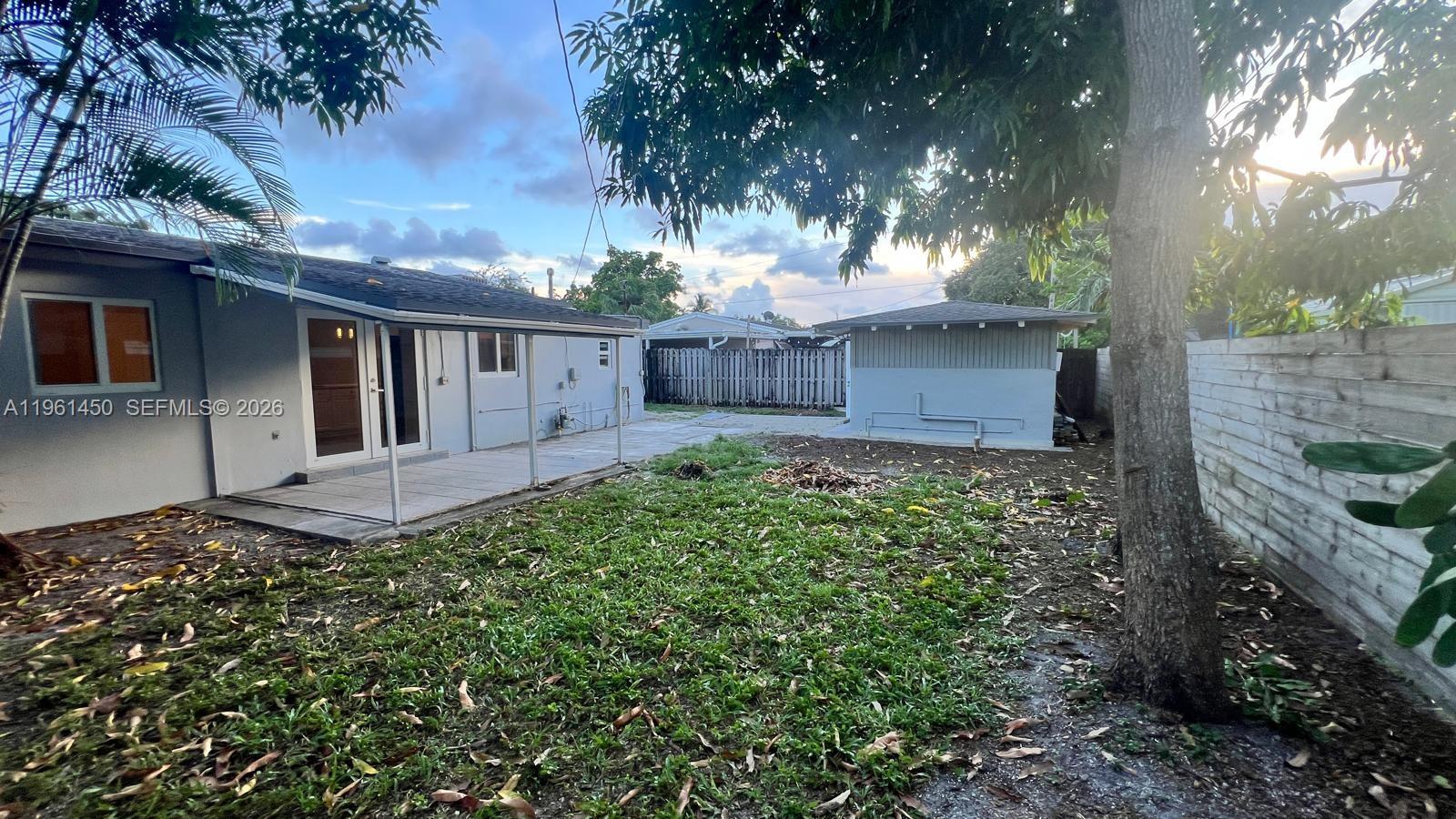 DRIFTWOOD PLAZA - Residential