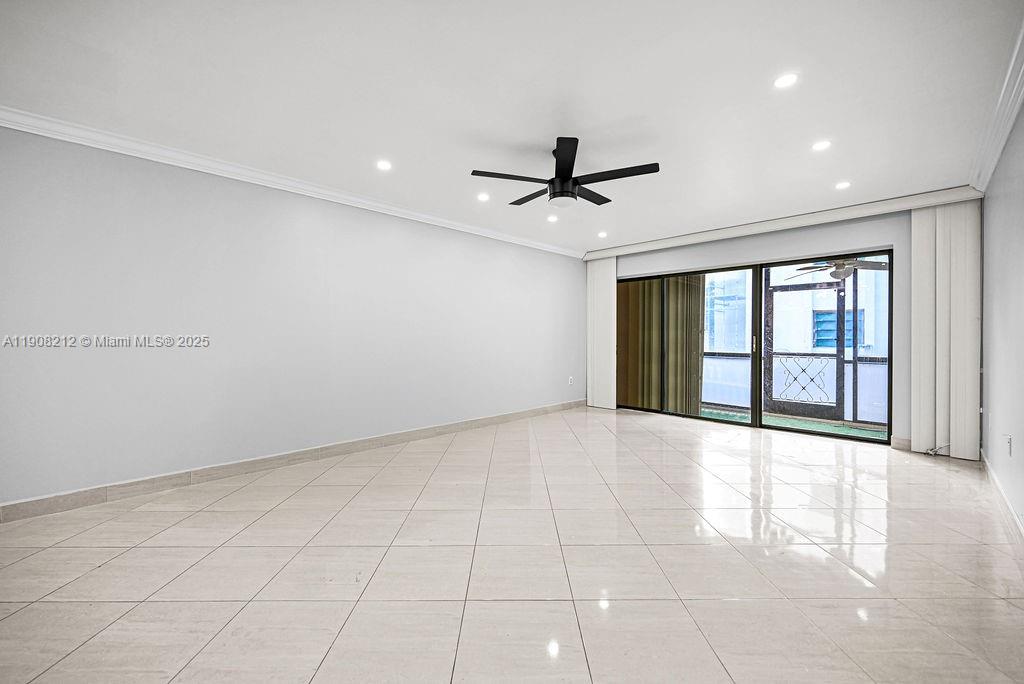 EMERALD HILLS C C APTS CO - Residential