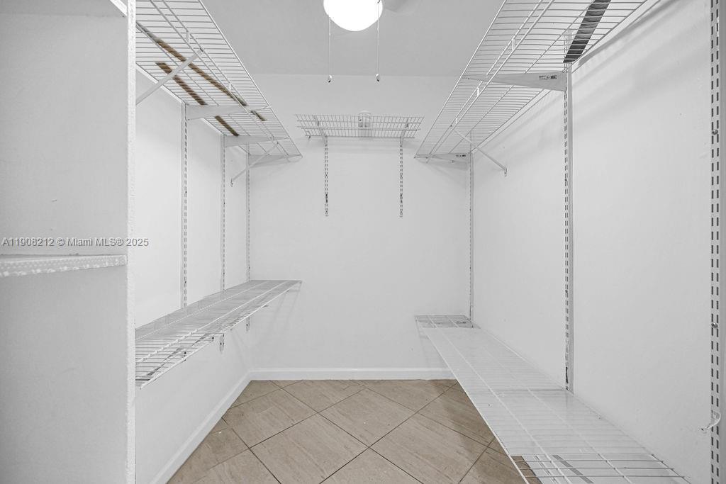 EMERALD HILLS C C APTS CO - Residential