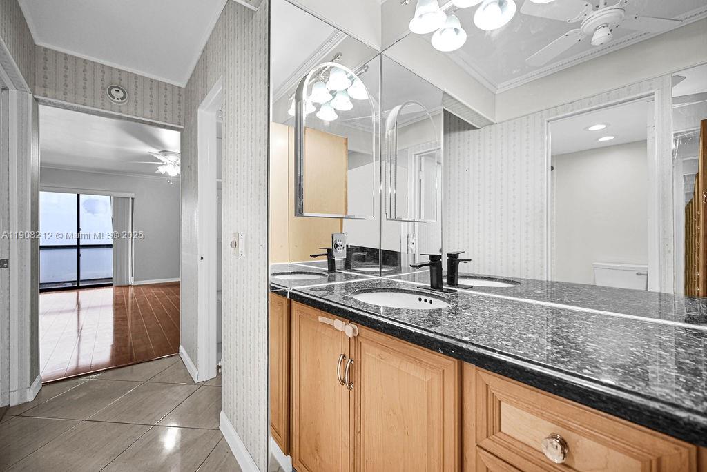 EMERALD HILLS C C APTS CO - Residential