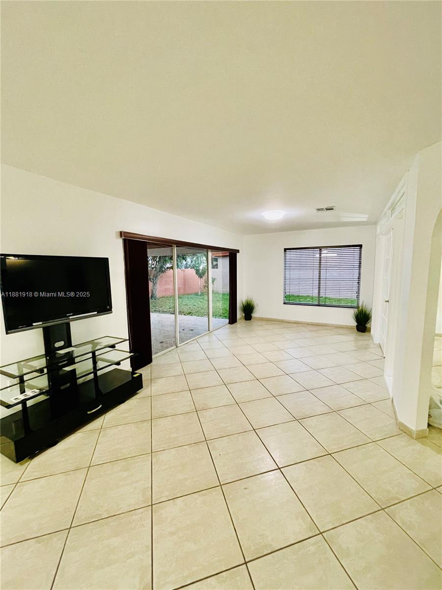LAKES ON THE GREEN GWENDO - Residential Lease