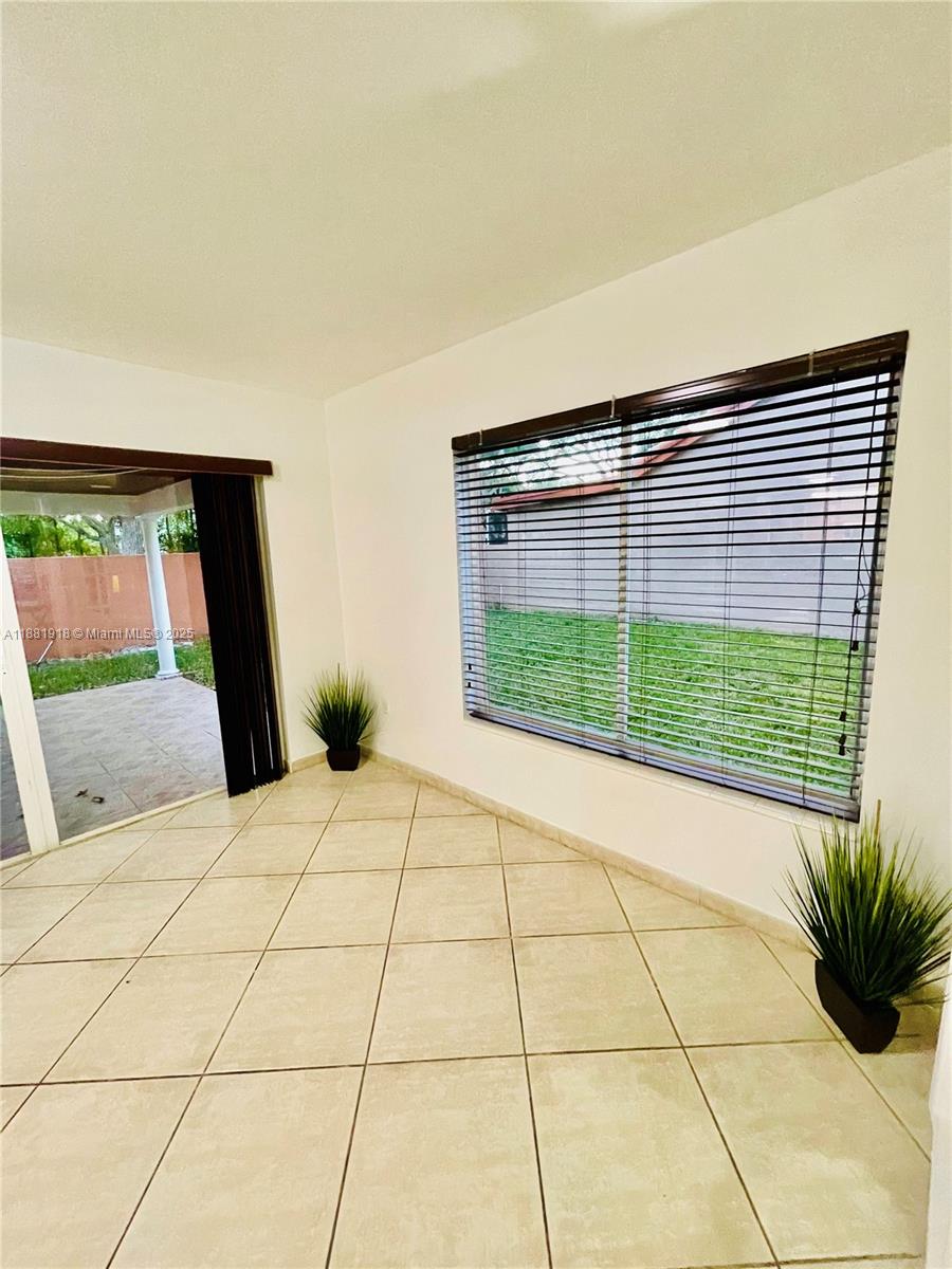 LAKES ON THE GREEN GWENDO - Residential Lease