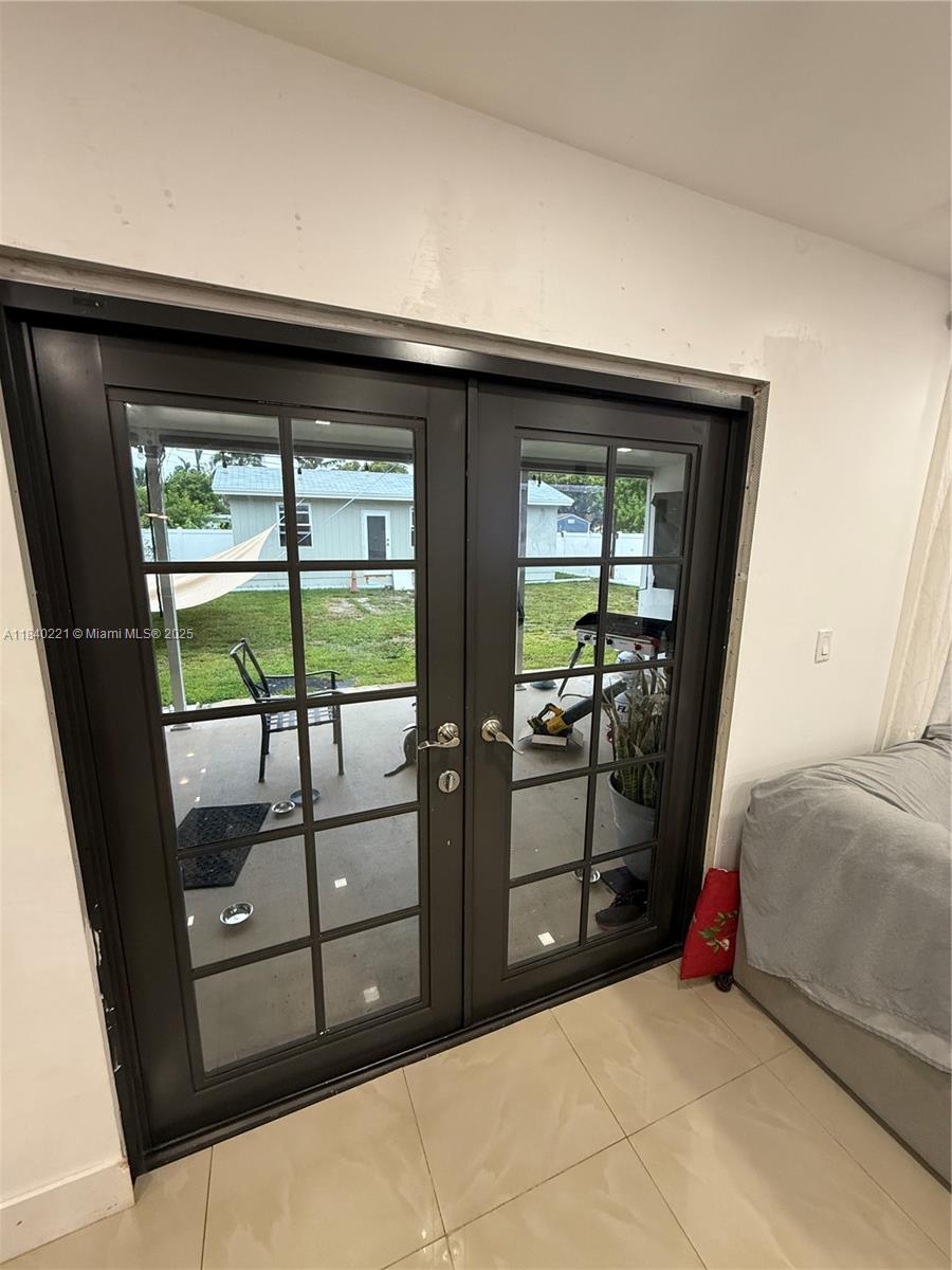 BISCAYNE HIGHLANDS - Residential