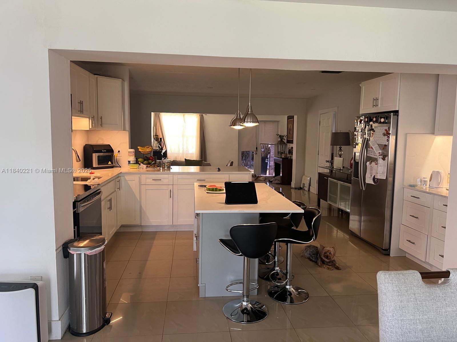 BISCAYNE HIGHLANDS - Residential