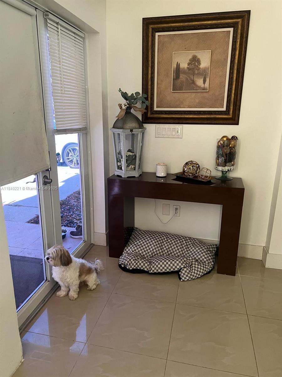 BISCAYNE HIGHLANDS - Residential