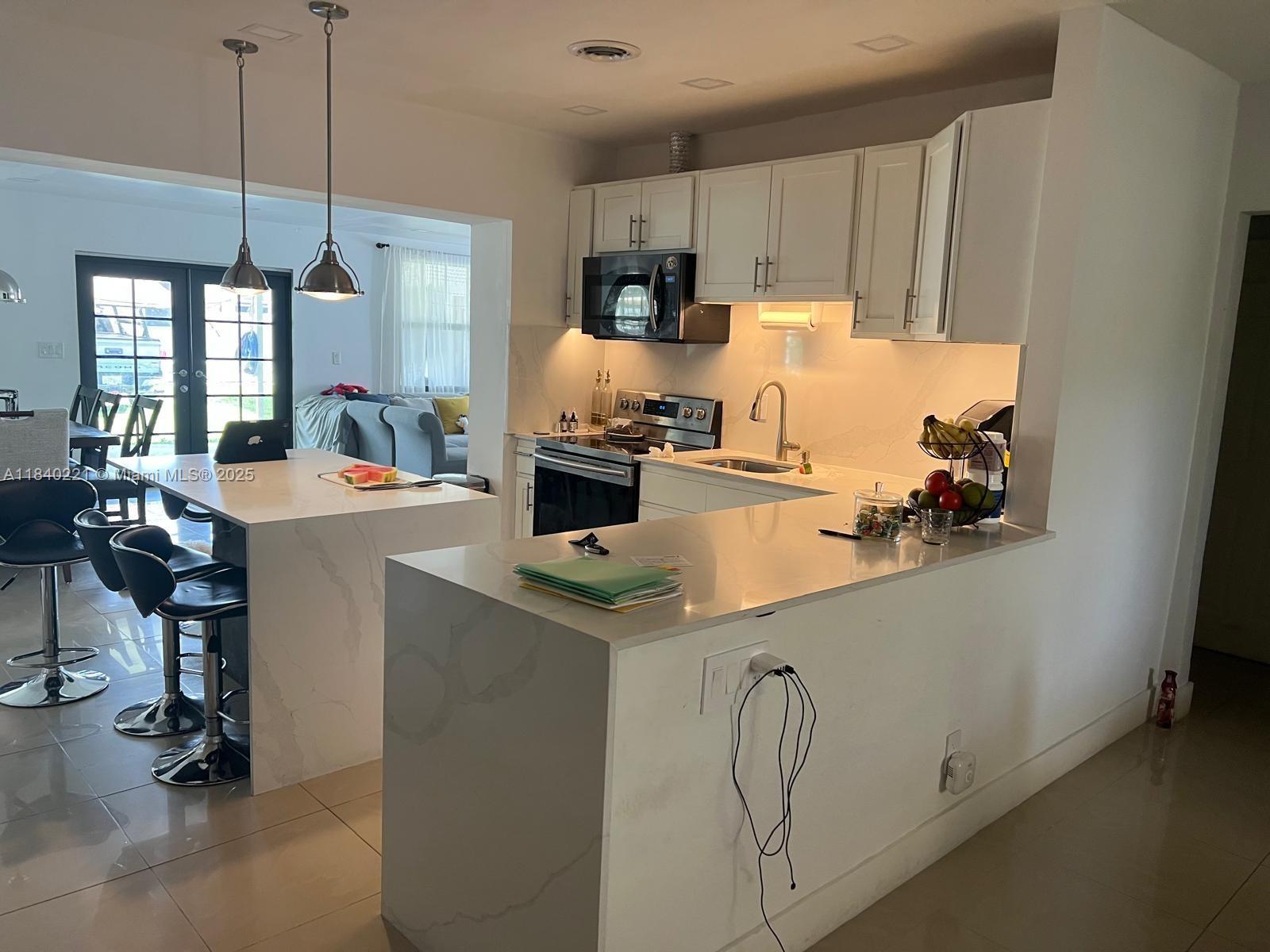 BISCAYNE HIGHLANDS - Residential