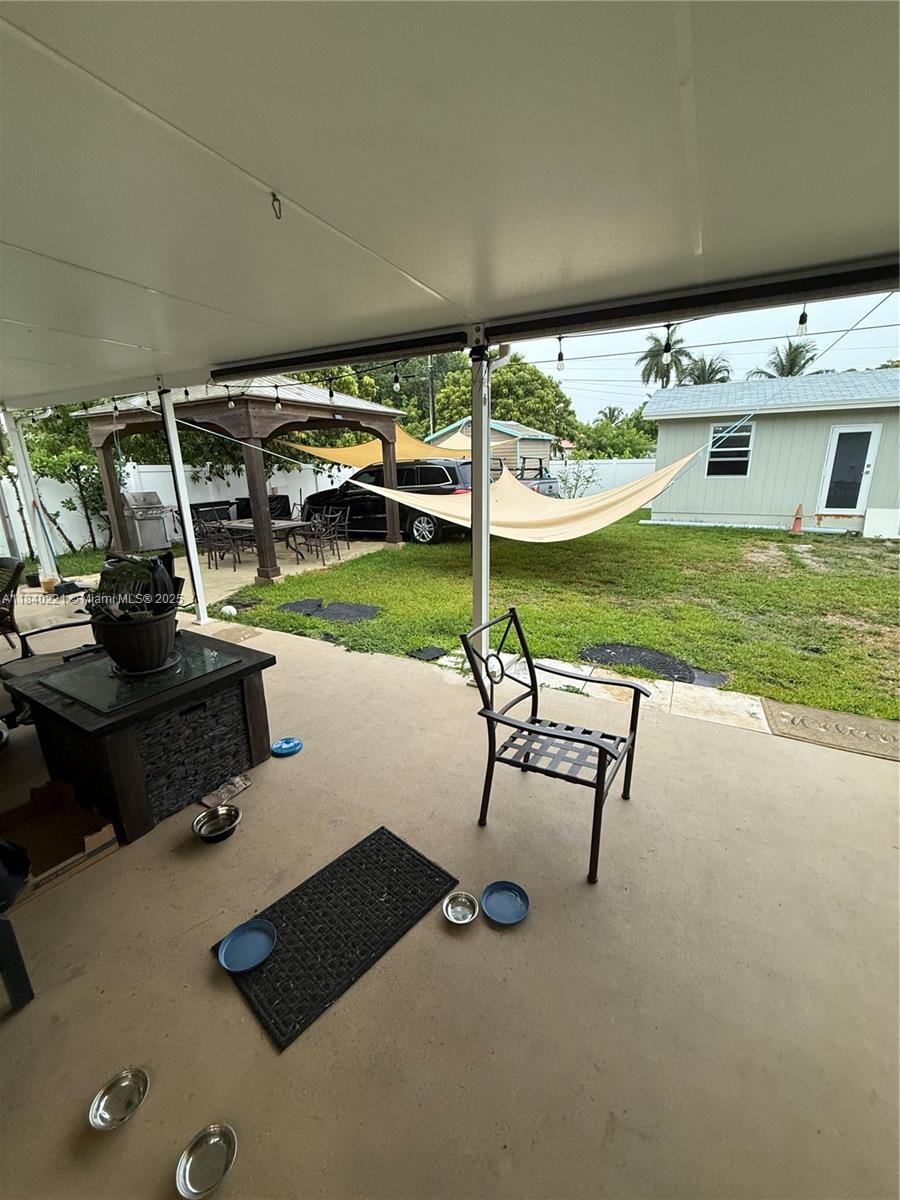 BISCAYNE HIGHLANDS - Residential