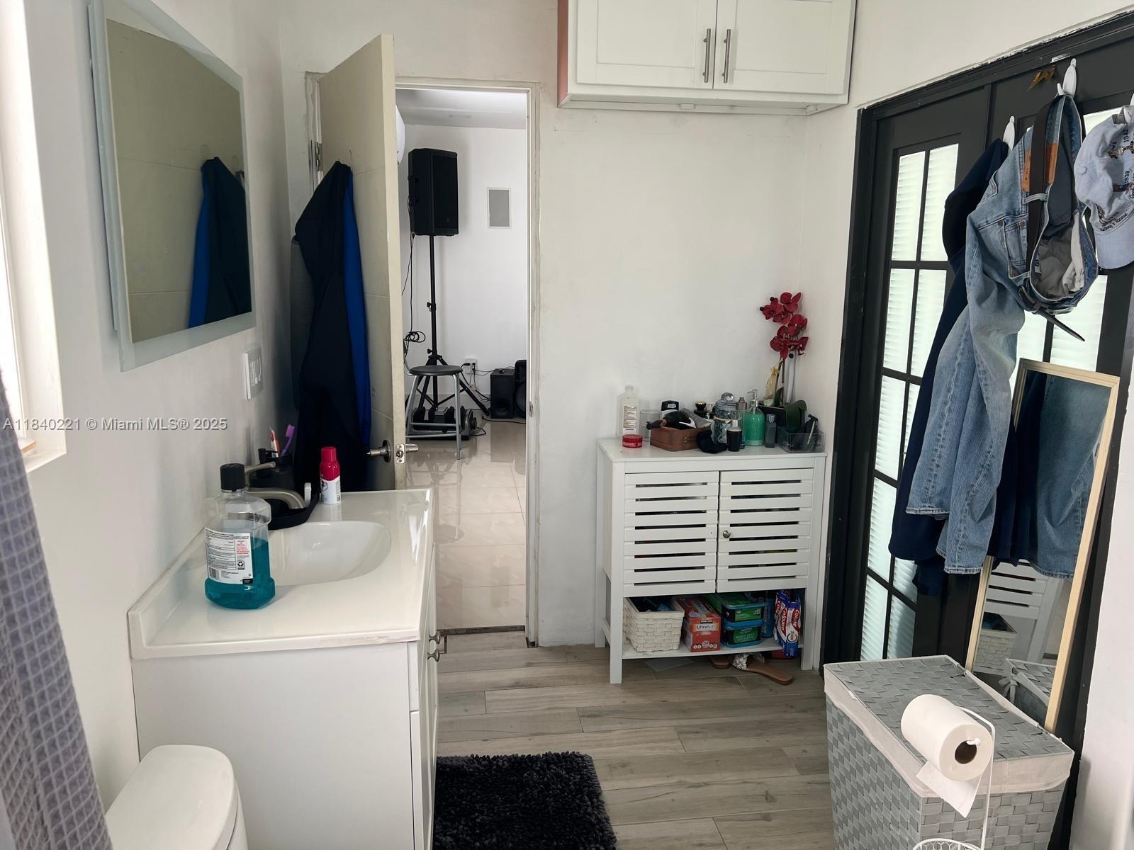 BISCAYNE HIGHLANDS - Residential