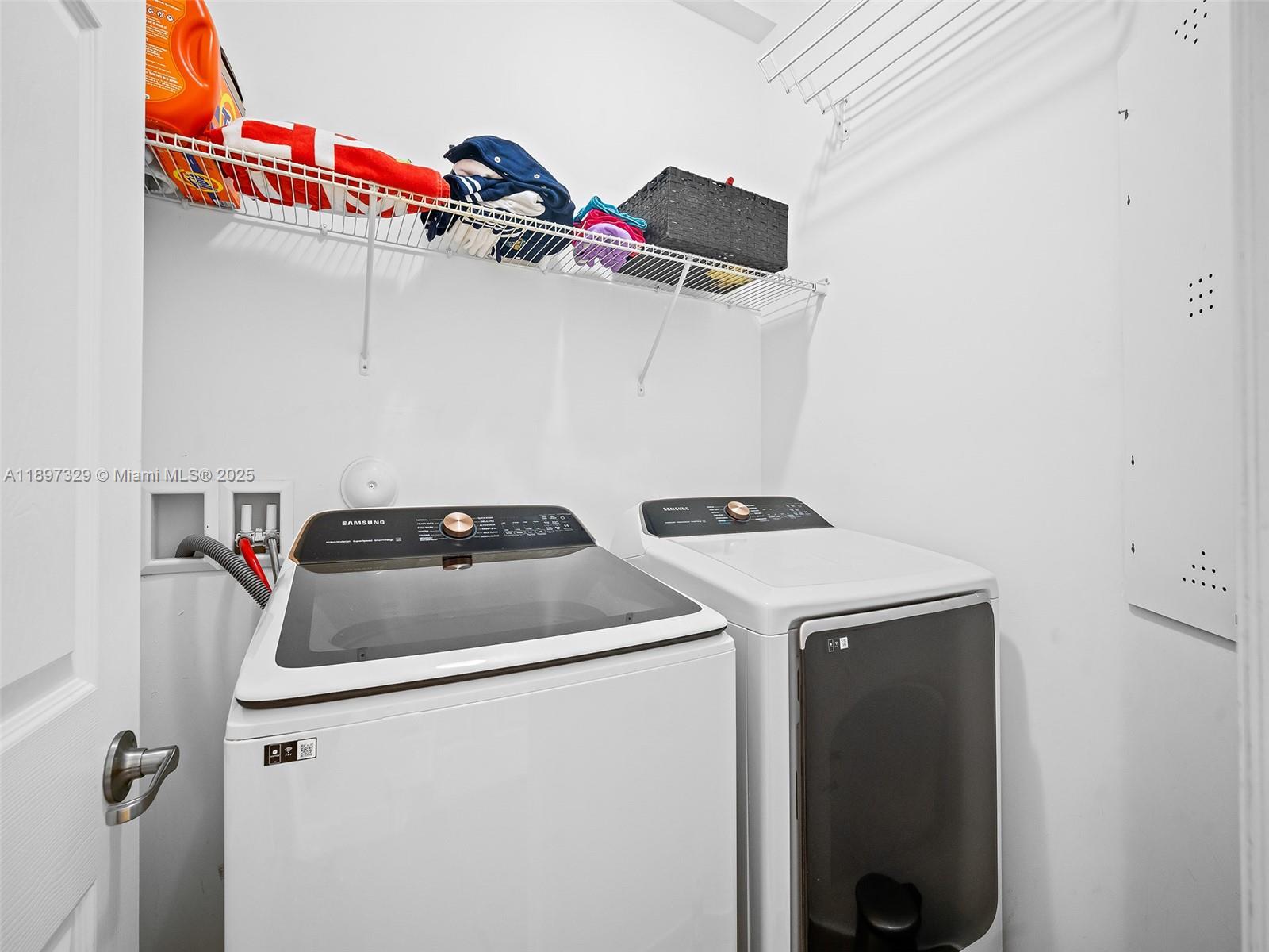 VINTAGE ESTATES - Residential Lease