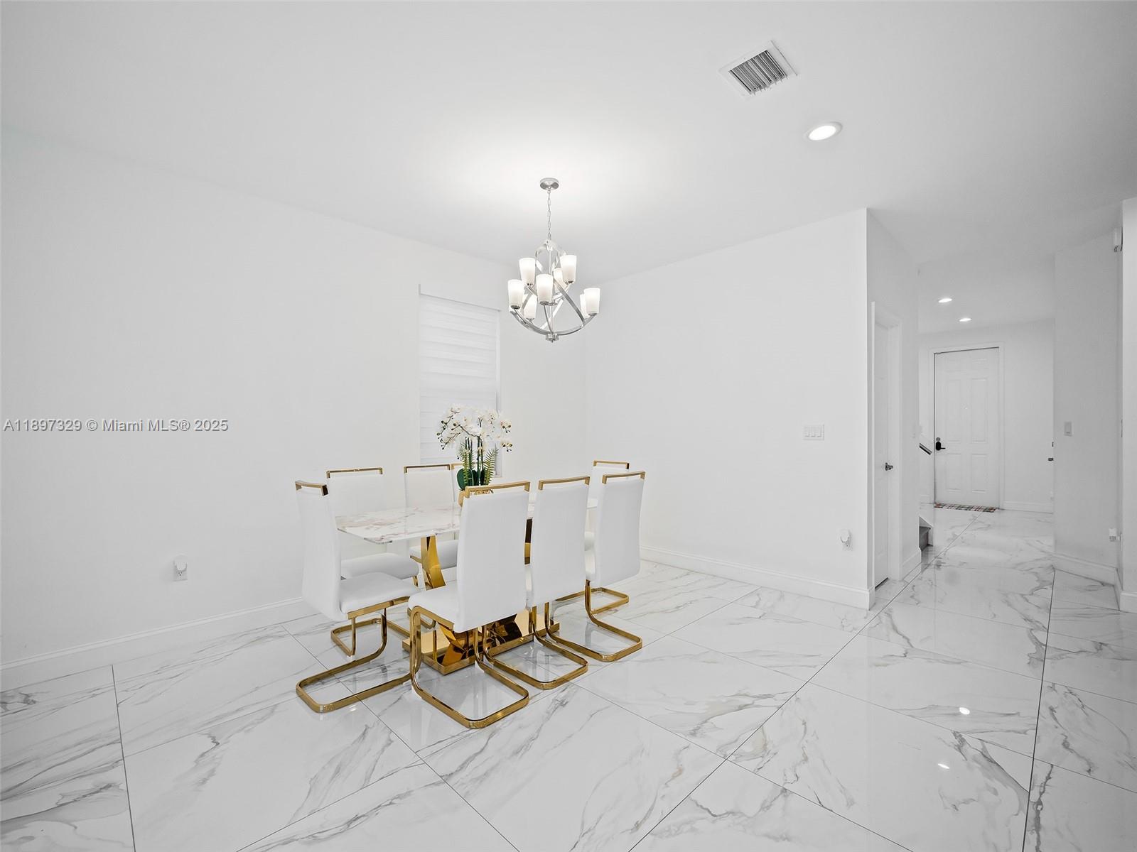 VINTAGE ESTATES - Residential Lease