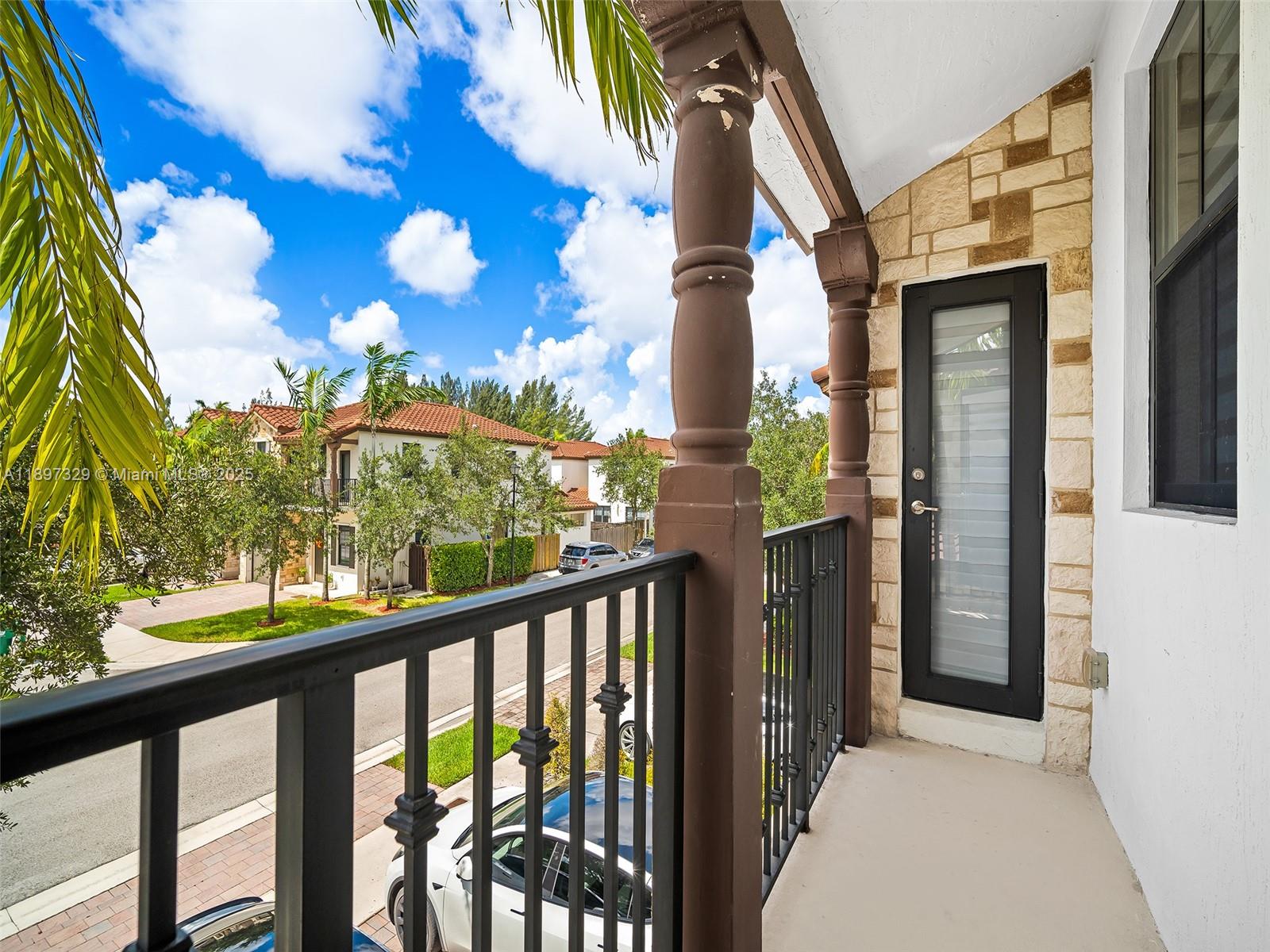 VINTAGE ESTATES - Residential Lease