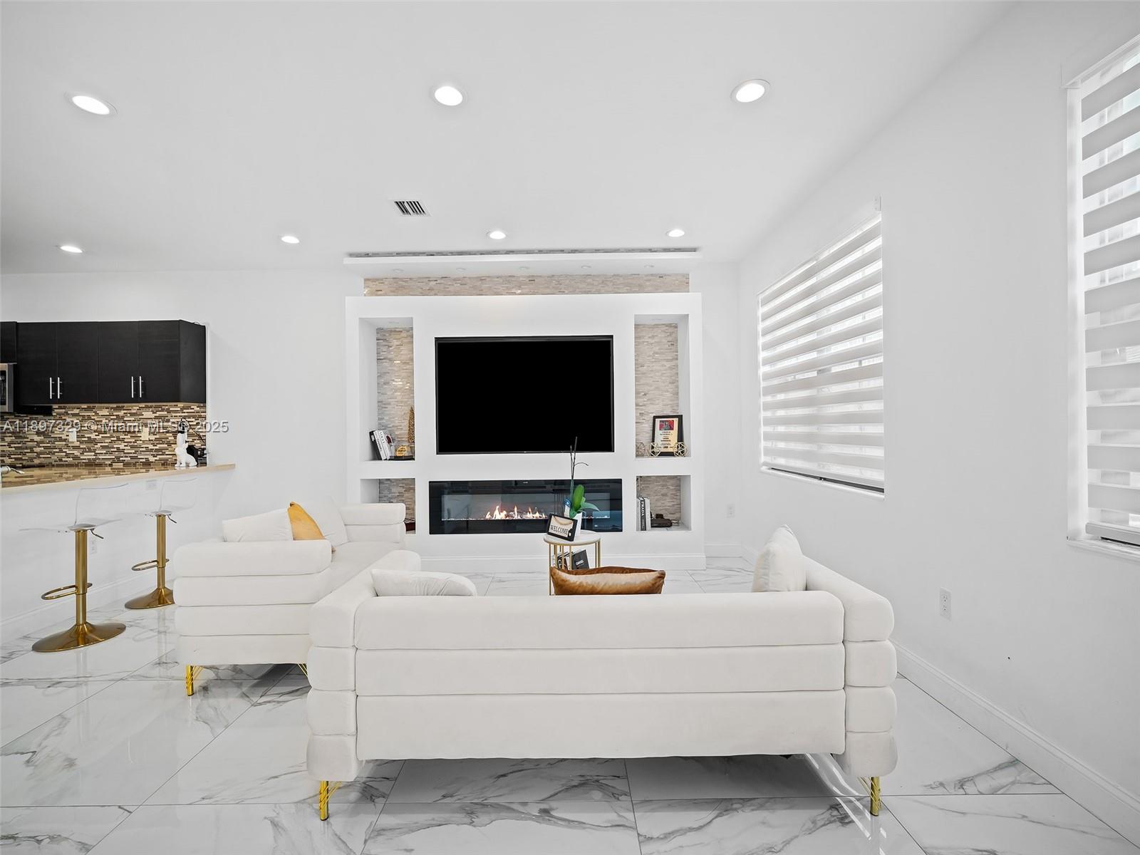 VINTAGE ESTATES - Residential Lease